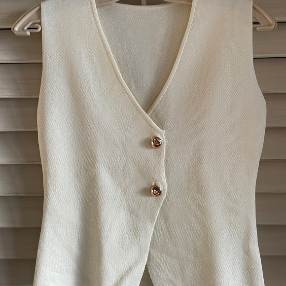 NWOT Ivory Sleeveless Knit Vest/Top - Small - Picture 6 of 6